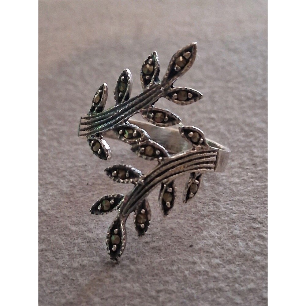 Sterling silver & marcasite ivy vine leaf bypass ring.  Size 8.25